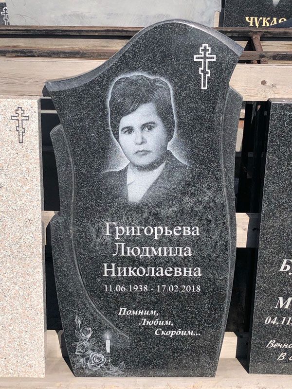 Памятник №008 из карельского гранита — фото 3